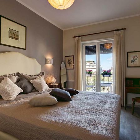 Maryrosy Sorrento Apartment ภายนอก รูปภาพ